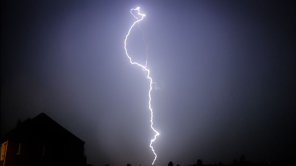Lightning bolt, thunderstorm, nodrog, uk storm chaser, storn chasers